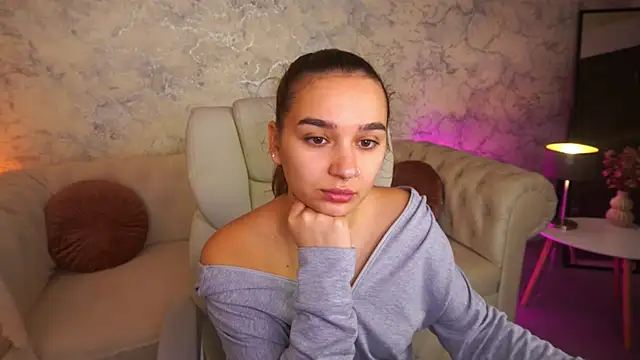 UrMuseOn online show from November 2025 07:35:02 AM