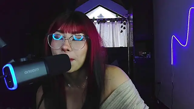 Snapshot of Shisuku_Sophi chatting on October 2025 09:11:01 PM Shisuku Sophi online show from October 2025 09:11:01 PM