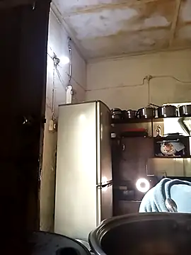 RFeltomWhitJ online show from October 2025 01:45:01 PM