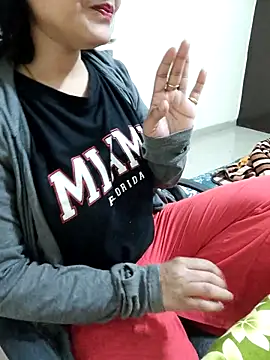 Snapshot of Pihu_Chopra chatting on February 2026 03:18:01 PM Pihu Chopra online show from February 2026 03:18:01 PM