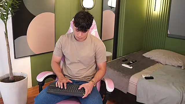 Ethan occonor online show from September 2025 06:44:02 PM