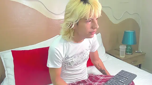 Enrrixxx  online show from February 2026 10:39:01 PM