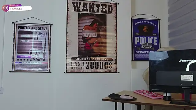 Snapshot of XXMILE chatting on February 2025 03:53:02 PM XXMILE online show from February 2025 03:53:02 PM