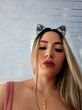 Natasanz online show from October 2025 08:32:01 PM