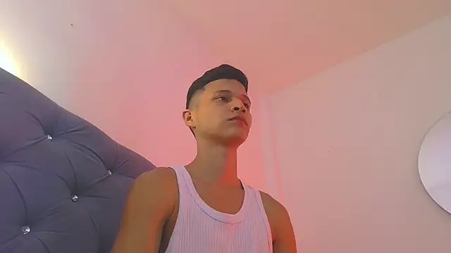 Twinkcock22 online show from October 2025 03:48:02 AM