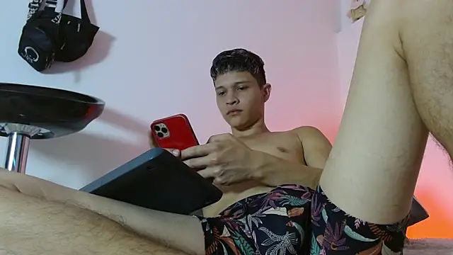 Snapshot of Twinkcock22 chatting on April 2026 07:18:01 AM Twinkcock22 online show from April 2026 07:18:01 AM