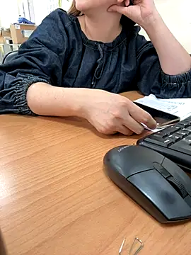 PhuongNhi21 online show from October 2025 01:40:01 AM