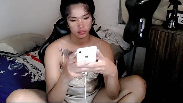 Snapshot of Cutierhyxx chatting on October 2025 03:35:02 PM Cutierhyxx online show from October 2025 03:35:02 PM