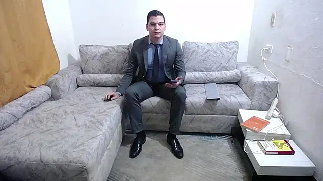 Victor Maitland online show from October 2025 03:43:02 AM