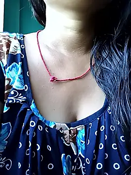 Snapshot of Desi_couple305 chatting on September 2025 02:37:01 AM Desi couple305 online show from September 2025 02:37:01 AM