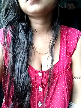 Snapshot of Desi_couple305 chatting on October 2025 02:20:01 AM Desi couple305 online show from October 2025 02:20:01 AM