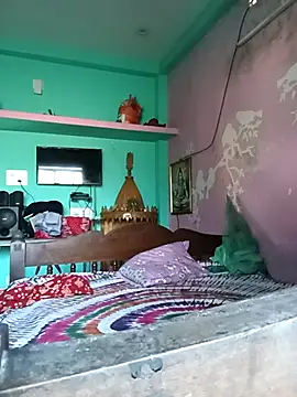 Snapshot of Desi_couple305 chatting on October 2025 02:11:02 AM Desi couple305 online show from October 2025 02:11:02 AM