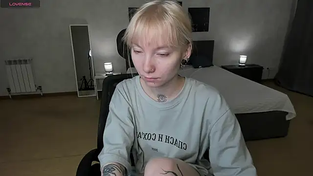 Snapshot of tattoo_art_baby chatting on November 2025 01:19:02 AM tattoo art baby online show from November 2025 01:19:02 AM