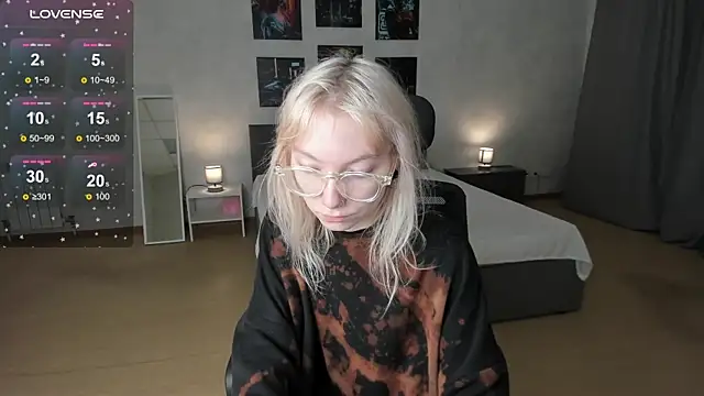 Snapshot of tattoo_art_baby chatting on December 2025 01:43:02 AM tattoo art baby online show from December 2025 01:43:02 AM