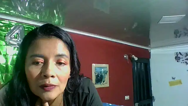 Snapshot of DianaOchoa_ chatting on October 2025 03:40:01 AM DianaOchoa online show from October 2025 03:40:01 AM