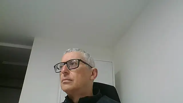 Snapshot of Sensor2000 chatting on March 2026 08:55:02 AM Sensor2000 online show from March 2026 08:55:02 AM