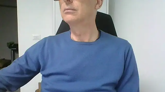 Snapshot of Sensor2000 chatting on March 2026 02:56:02 PM Sensor2000 online show from March 2026 02:56:02 PM