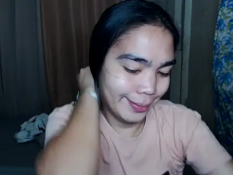 Snapshot of Simple_Martina chatting on December 2025 11:32:01 PM Simple Martina online show from December 2025 11:32:01 PM
