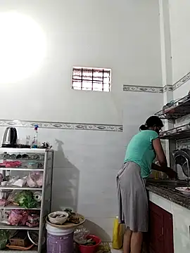 Tina 2pp online show from December 2025 03:01:01 AM