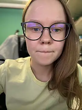 Snapshot of _CherryBloom_ chatting on September 2025 12:59:02 PM  CherryBloom  online show from September 2025 12:59:02 PM