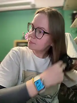 Snapshot of _CherryBloom_ chatting on September 2025 01:11:02 PM  CherryBloom  online show from September 2025 01:11:02 PM