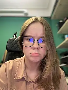 Snapshot of _CherryBloom_ chatting on September 2025 01:13:01 PM  CherryBloom  online show from September 2025 01:13:01 PM