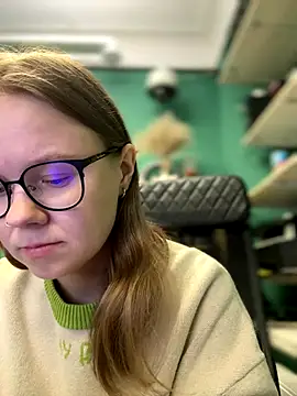 Snapshot of _CherryBloom_ chatting on September 2025 07:44:01 AM  CherryBloom  online show from September 2025 07:44:01 AM