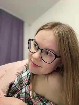 Snapshot of _CherryBloom_ chatting on September 2025 08:25:01 PM  CherryBloom  online show from September 2025 08:25:01 PM