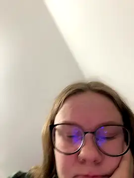 Snapshot of _CherryBloom_ chatting on October 2025 05:43:01 PM  CherryBloom  online show from October 2025 05:43:01 PM