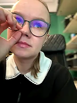 Snapshot of _CherryBloom_ chatting on October 2025 07:20:02 AM  CherryBloom  online show from October 2025 07:20:02 AM