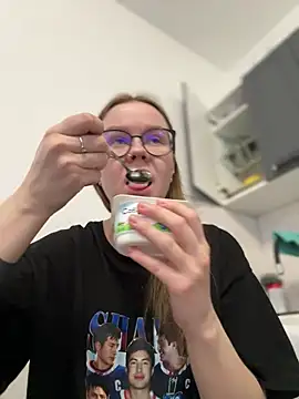  CherryBloom  online show from April 2026 05:46:02 AM