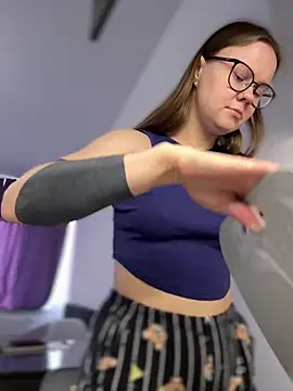  CherryBloom  online show from April 2026 06:19:02 AM