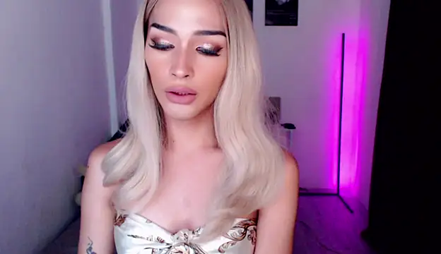 Snapshot of Alicegreenexx chatting on April 2026 11:10:02 PM Alicegreenexx online show from April 2026 11:10:02 PM