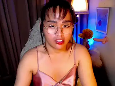 urmidnightcravingsxx online show from April 2026 09:45:02 PM