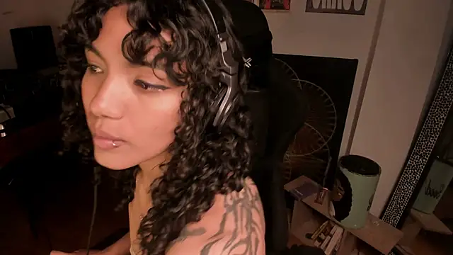Snapshot of Nati____ chatting on April 2026 06:19:01 AM Nati online show from April 2026 06:19:01 AM