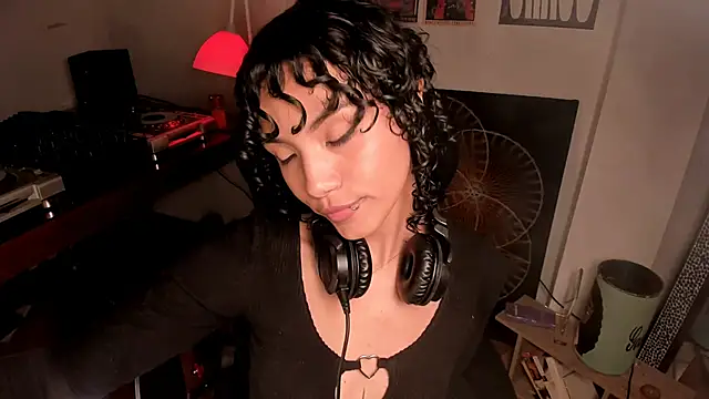 Snapshot of Nati____ chatting on April 2026 01:53:01 AM Nati online show from April 2026 01:53:01 AM