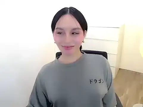 holly tabby online show from September 2025 08:20:01 PM