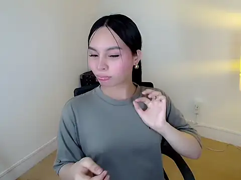 Snapshot of holly_tabby chatting on February 2026 10:19:01 PM holly tabby online show from February 2026 10:19:01 PM