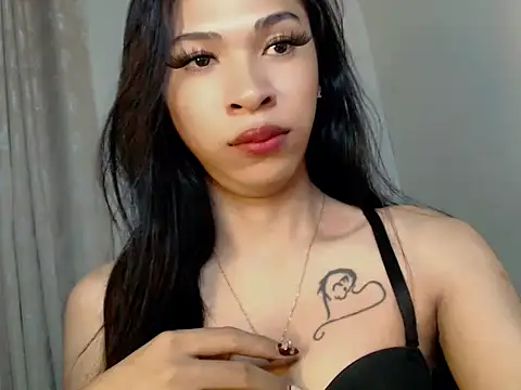 Snapshot of Annaloula chatting on February 2026 11:08:02 PM Annaloula online show from February 2026 11:08:02 PM