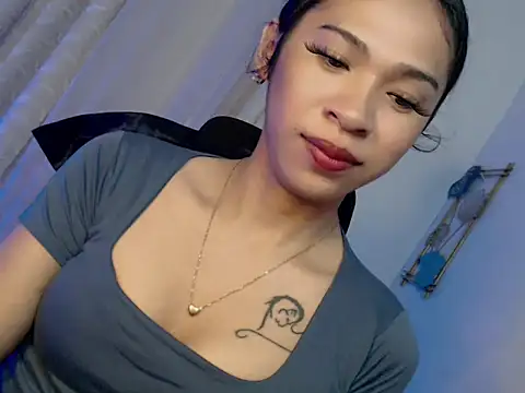 Snapshot of Annaloula chatting on March 2026 06:44:01 PM Annaloula online show from March 2026 06:44:01 PM