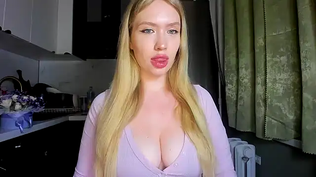 NicoleRiccii online show from September 2025 07:39:02 PM