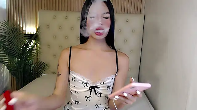 Snapshot of SexualDesire1x chatting on December 2025 04:05:01 PM SexualDesire1x online show from December 2025 04:05:01 PM