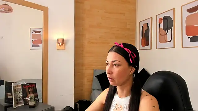 Alexia milf  online show from October 2025 11:22:02 AM