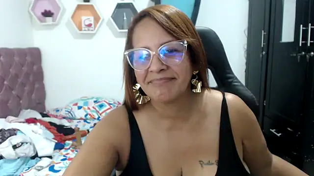 cristydirtyhot online show from December 2025 01:10:01 AM