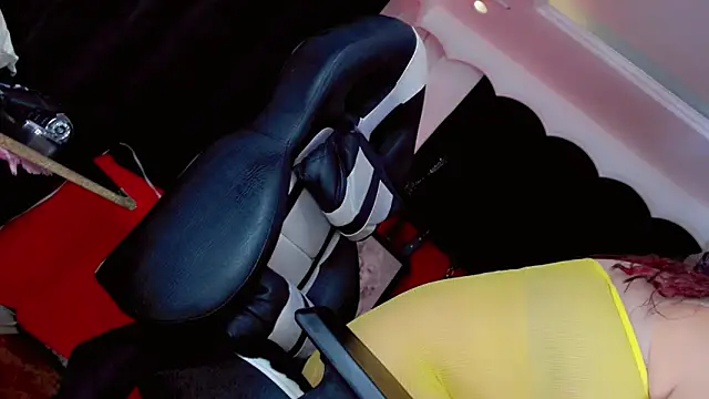 Yareth Rouss  online show from March 2026 02:35:02 AM