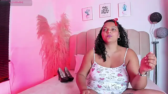 Snapshot of _aithanaa_ chatting on November 2025 07:14:01 PM aithanaa online show from November 2025 07:14:01 PM