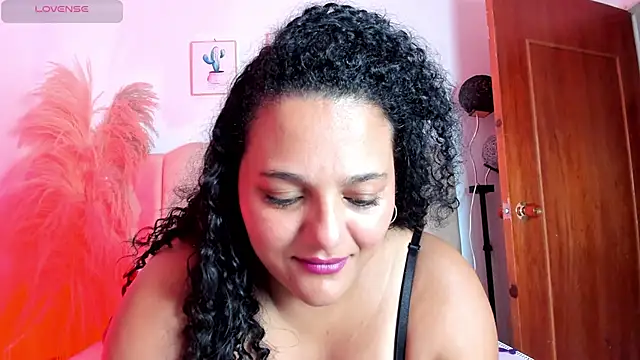 Snapshot of _aithanaa_ chatting on November 2025 07:01:02 PM aithanaa online show from November 2025 07:01:02 PM