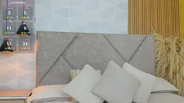 Jade Whisper online show from September 2025 01:28:01 AM