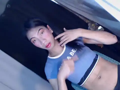 Snapshot of xyourdreamtrans chatting on September 2025 03:42:02 AM xyourdreamtrans online show from September 2025 03:42:02 AM