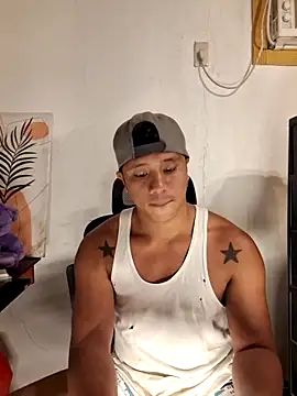 Snapshot of mr_dave chatting on April 2026 11:43:01 AM mr dave online show from April 2026 11:43:01 AM